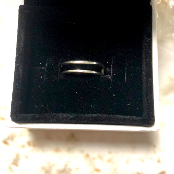 adjustable ring - Picture 1 of 3
